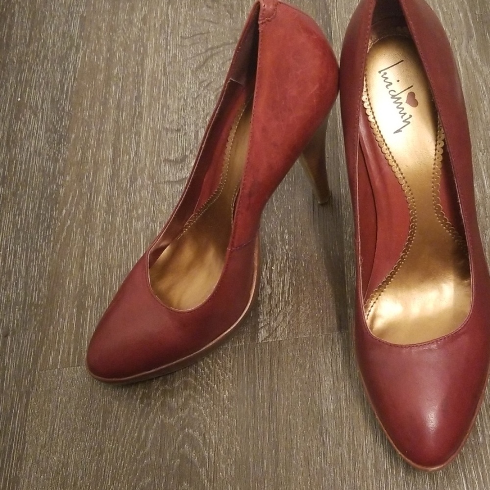 Red leather Comfortable Pump